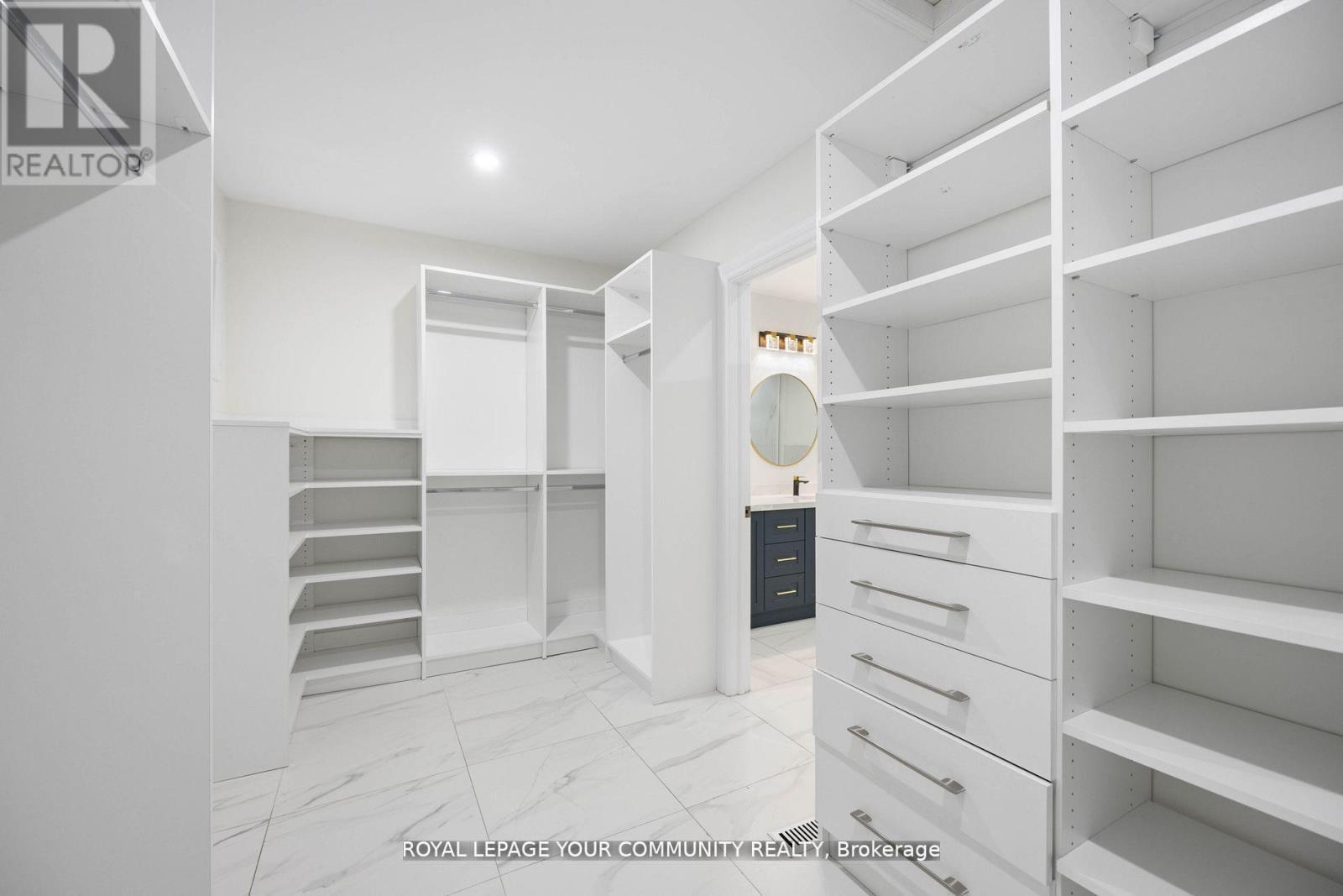 












40 JANESVILLE ROAD

,
Vaughan,




Ontario
L4J6Z9

