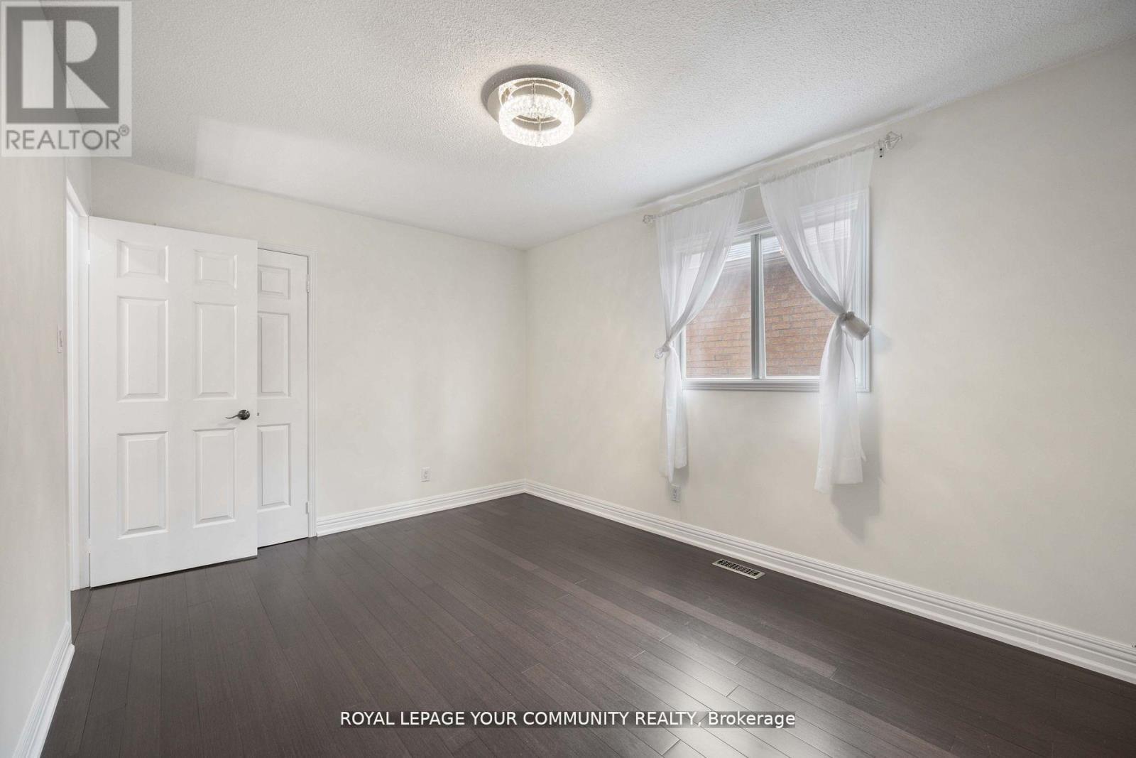 












40 JANESVILLE ROAD

,
Vaughan,




Ontario
L4J6Z9

