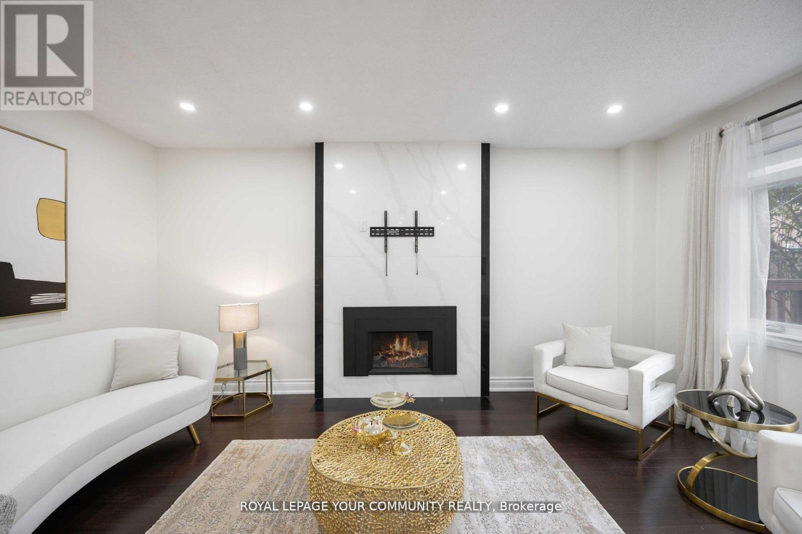 












40 JANESVILLE ROAD

,
Vaughan,




Ontario
L4J6Z9

