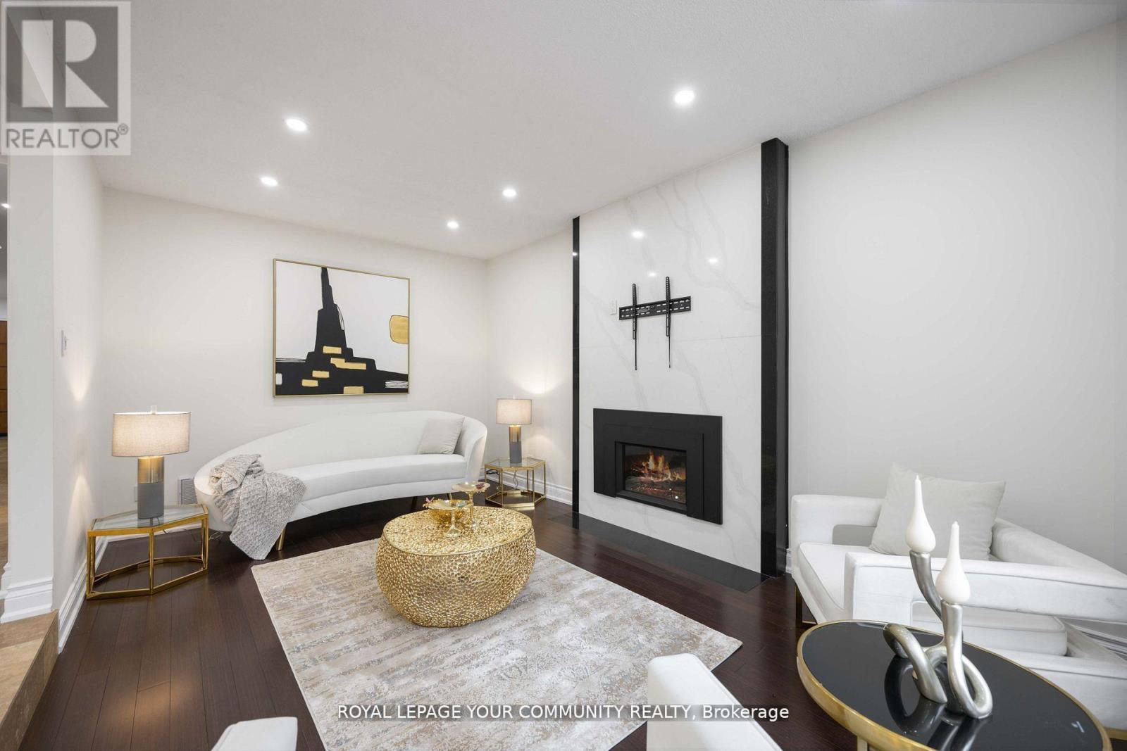 












40 JANESVILLE ROAD

,
Vaughan,




Ontario
L4J6Z9

