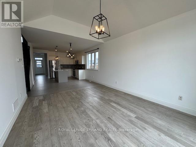 












70 COMPASS TRAIL

,
Central Elgin (Port Stanley),




Ontario
N5L0B4

