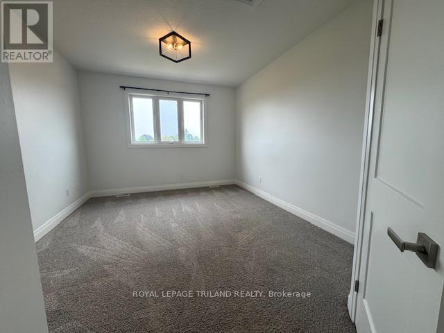 












70 COMPASS TRAIL

,
Central Elgin (Port Stanley),




Ontario
N5L0B4

