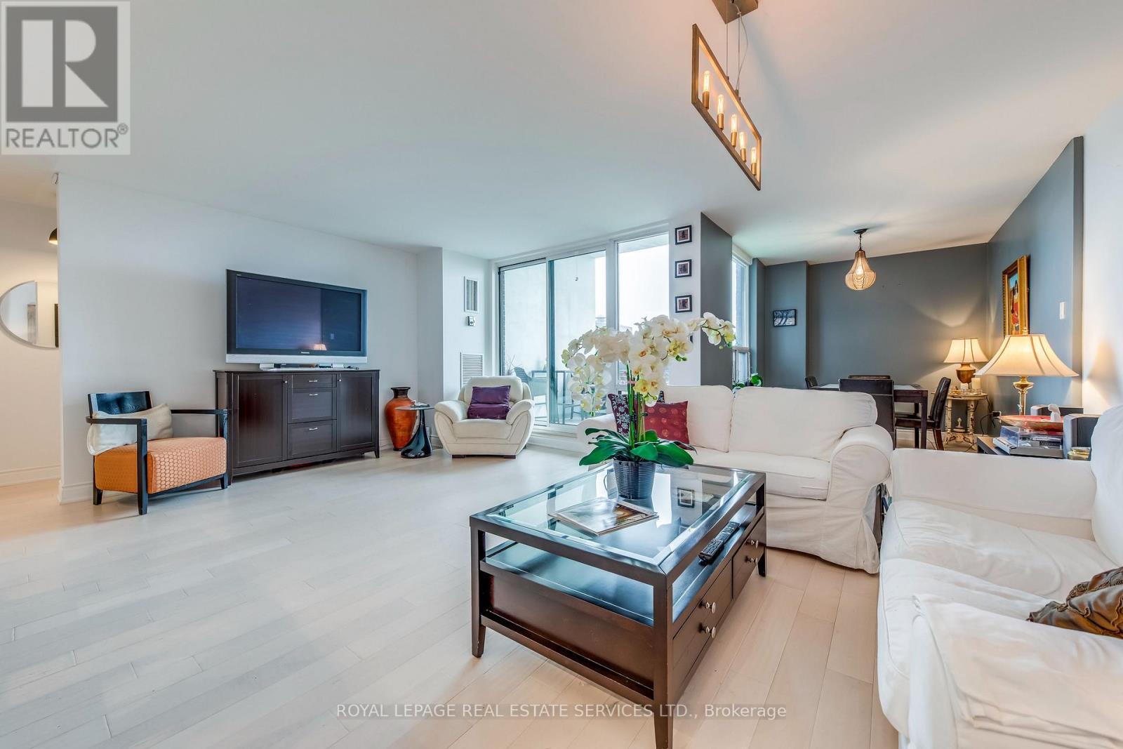 












PH09 - 1515 LAKESHORE ROAD E

,
Mississauga,




Ontario
L5E3E3

