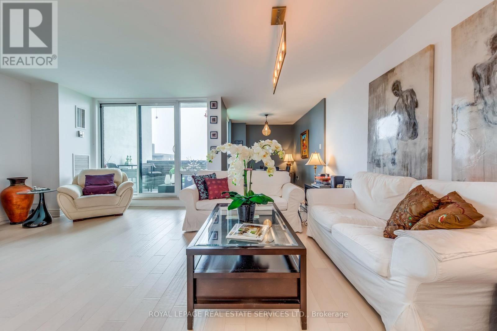 












PH09 - 1515 LAKESHORE ROAD E

,
Mississauga,




Ontario
L5E3E3

