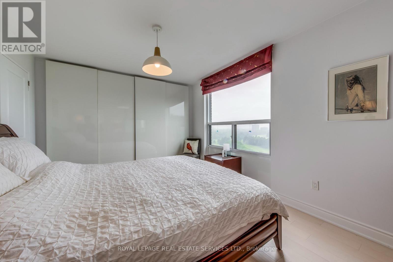 












PH09 - 1515 LAKESHORE ROAD E

,
Mississauga,




Ontario
L5E3E3


