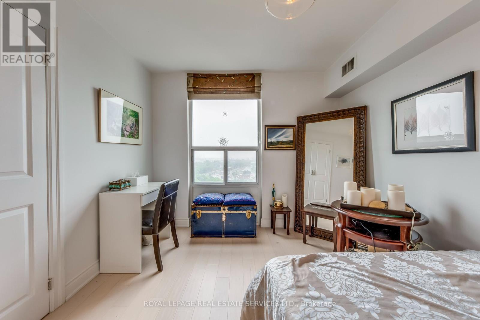 












PH09 - 1515 LAKESHORE ROAD E

,
Mississauga,




Ontario
L5E3E3

