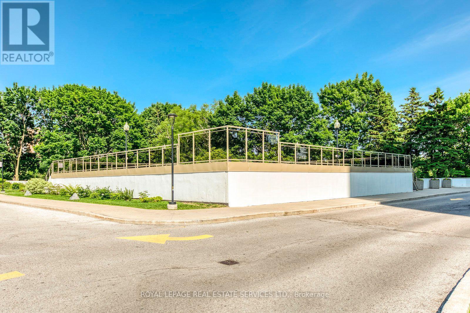 












PH09 - 1515 LAKESHORE ROAD E

,
Mississauga,




Ontario
L5E3E3

