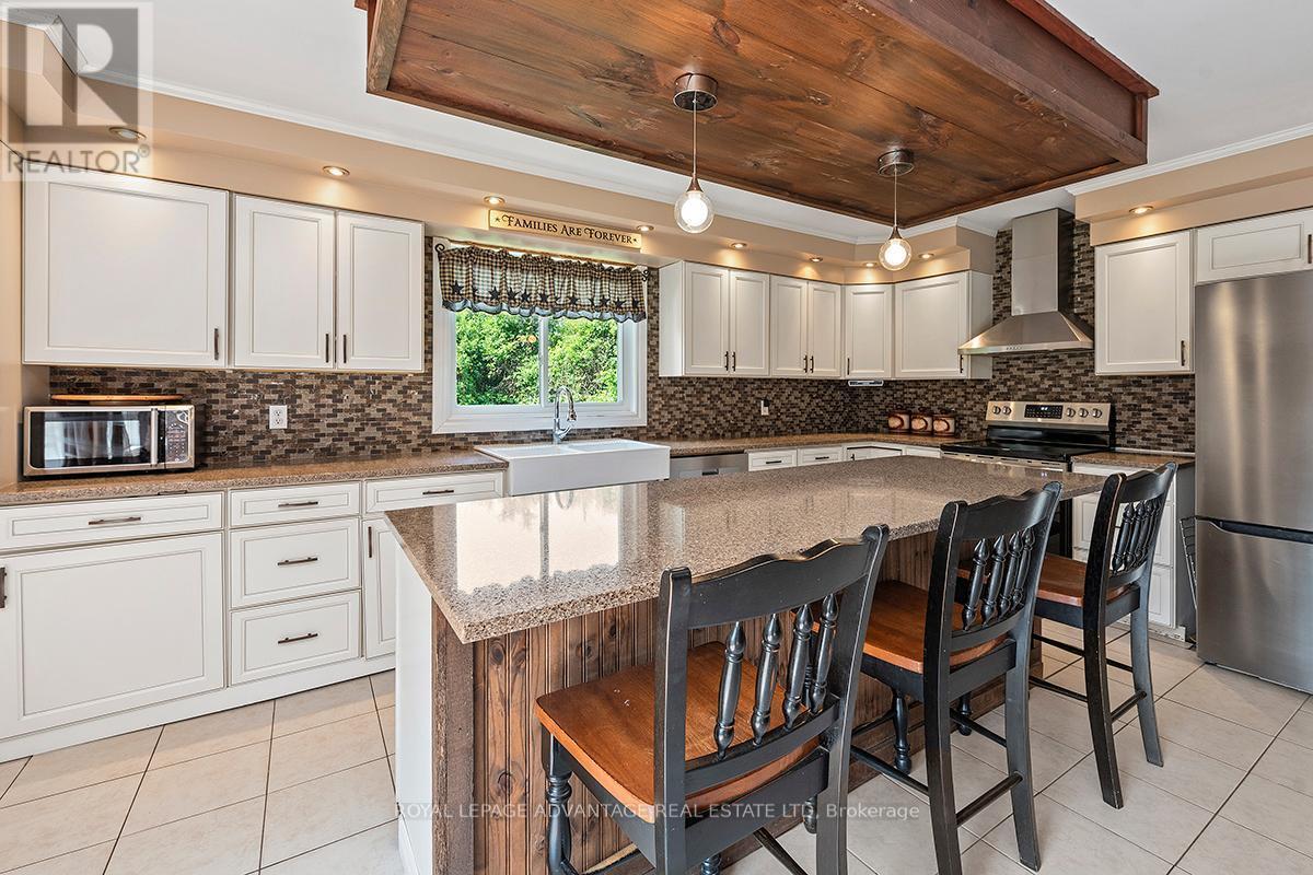 












541 PIONEER ROAD

,
Merrickville-Wolford,




Ontario
K0G1N0

