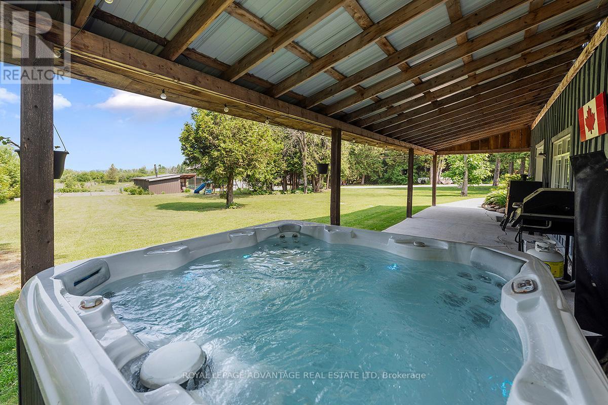 












541 PIONEER ROAD

,
Merrickville-Wolford,




Ontario
K0G1N0

