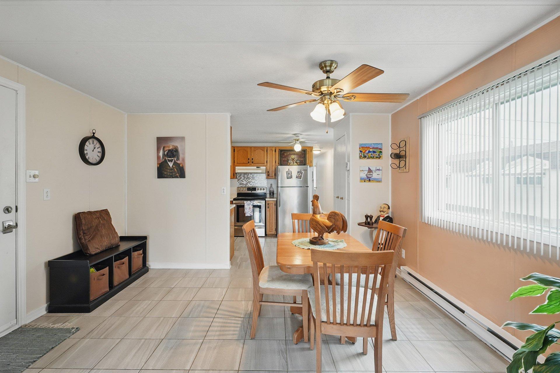 









44


10e Avenue O.

,
Gatineau (Gatineau),




QC
J8T6N3


