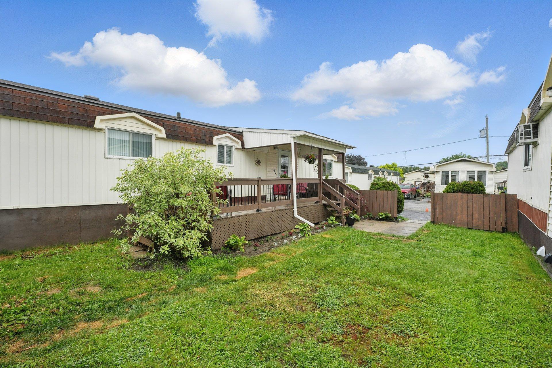 









44


10e Avenue O.

,
Gatineau (Gatineau),




QC
J8T6N3

