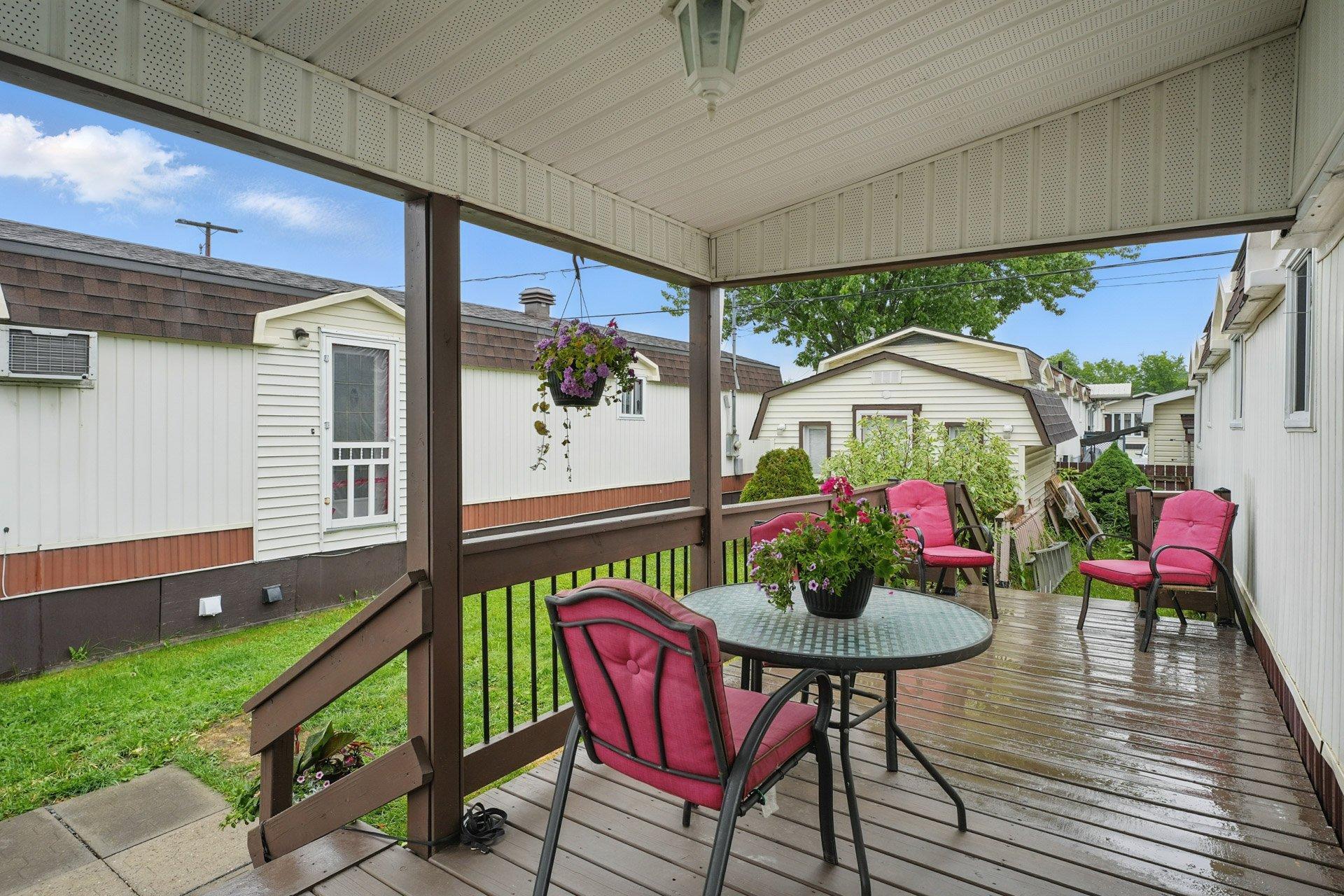 









44


10e Avenue O.

,
Gatineau (Gatineau),




QC
J8T6N3

