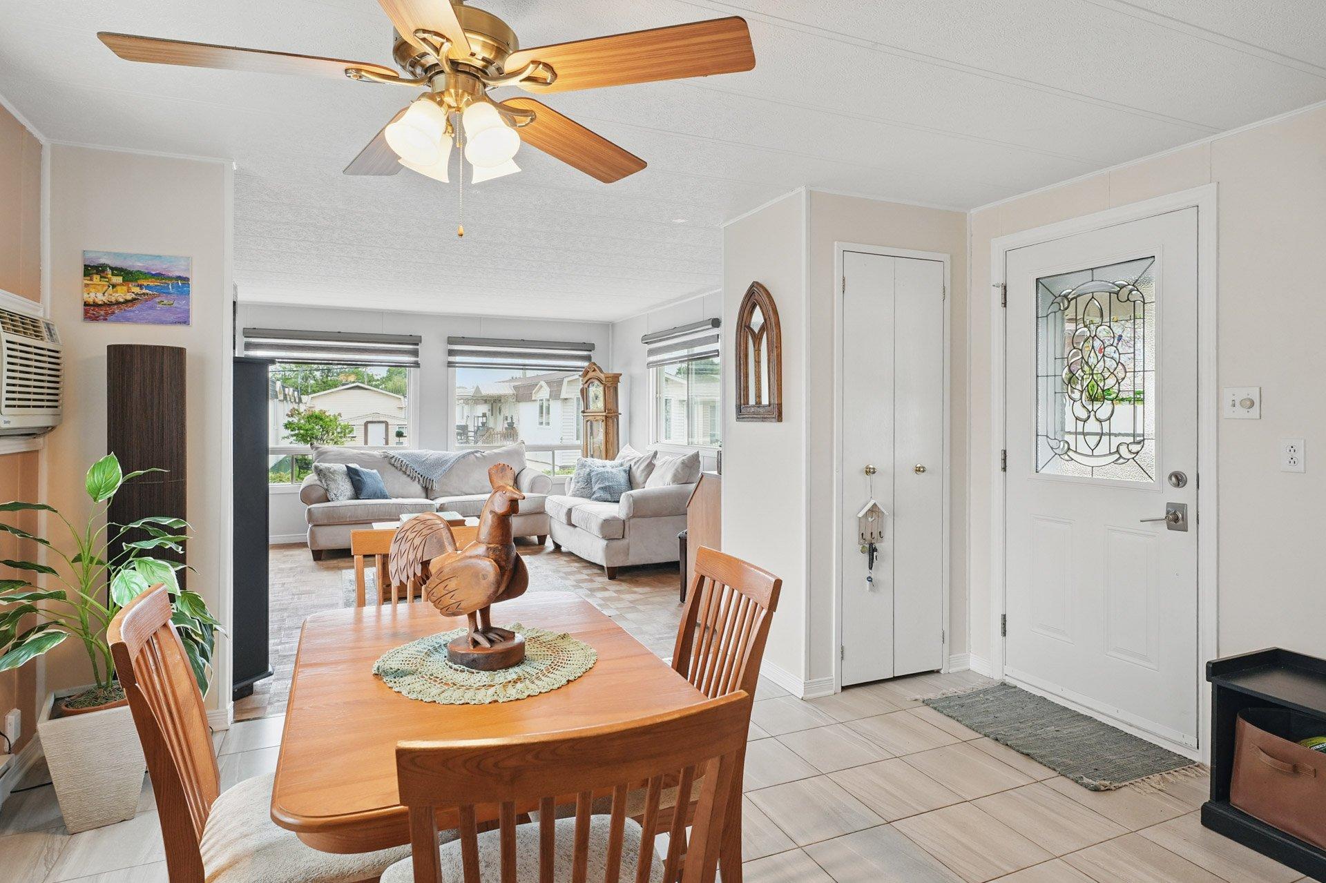 









44


10e Avenue O.

,
Gatineau (Gatineau),




QC
J8T6N3

