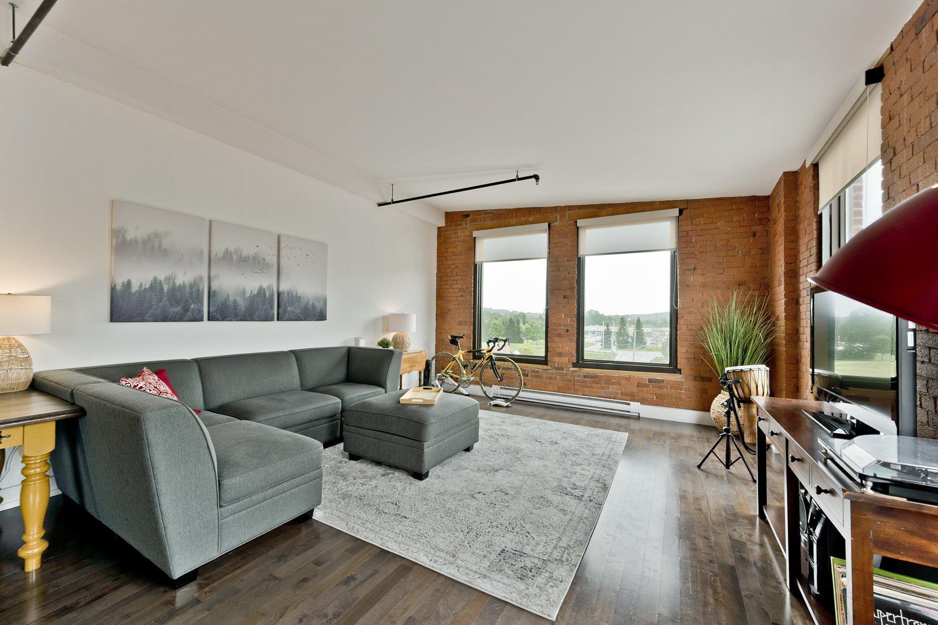 









31


Rue King O.

, 402,
Sherbrooke (Les Nations),




QC
J1H1N5

