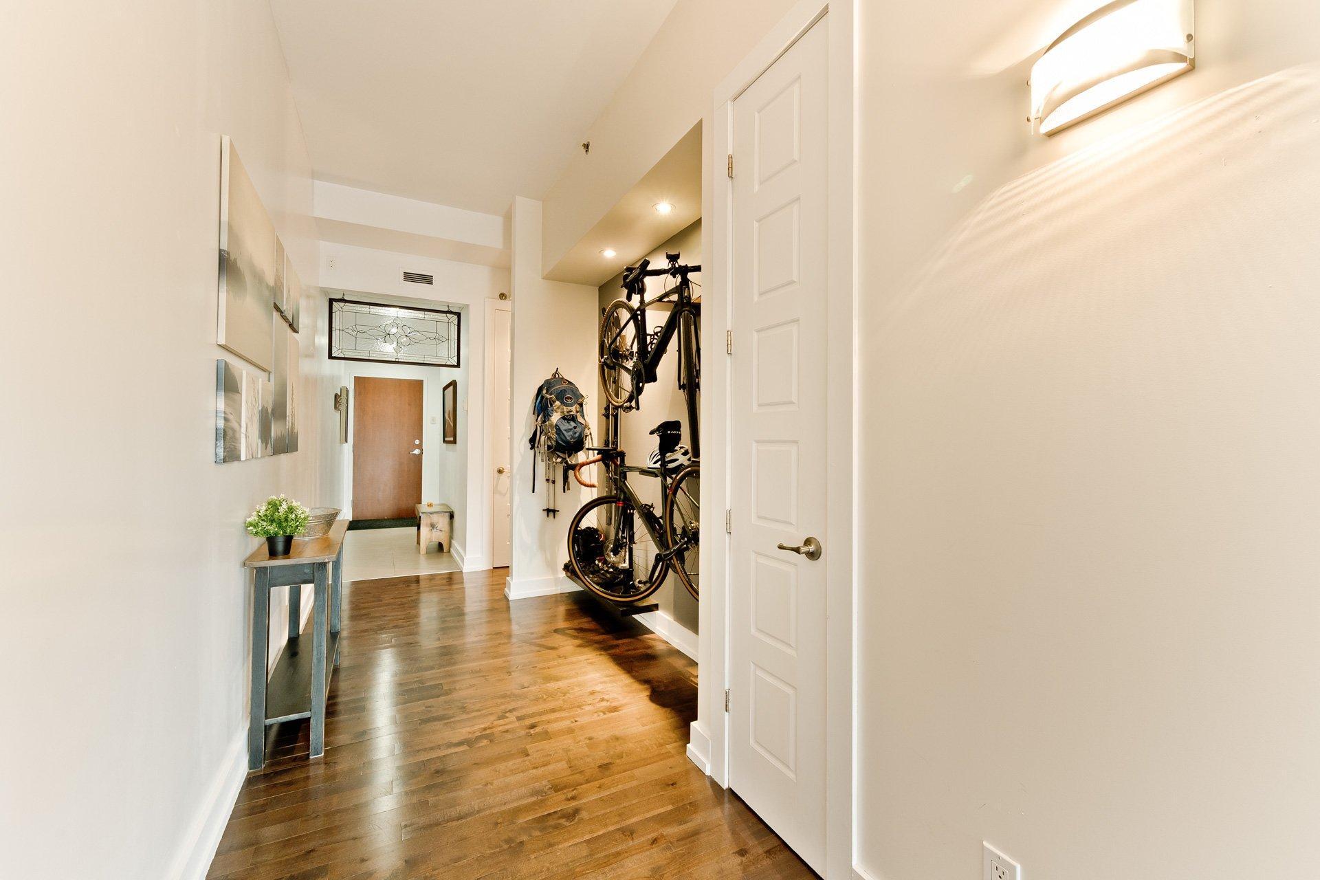 









31


Rue King O.

, 402,
Sherbrooke (Les Nations),




QC
J1H1N5

