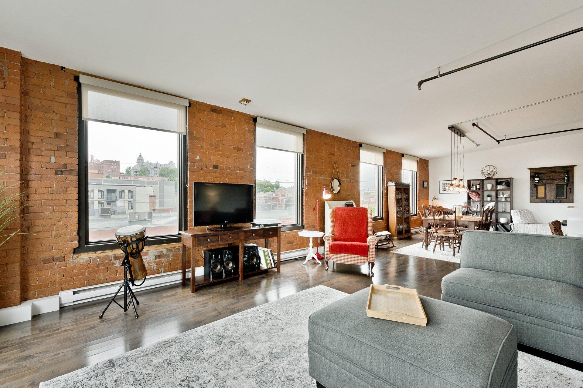 









31


Rue King O.

, 402,
Sherbrooke (Les Nations),




QC
J1H1N5


