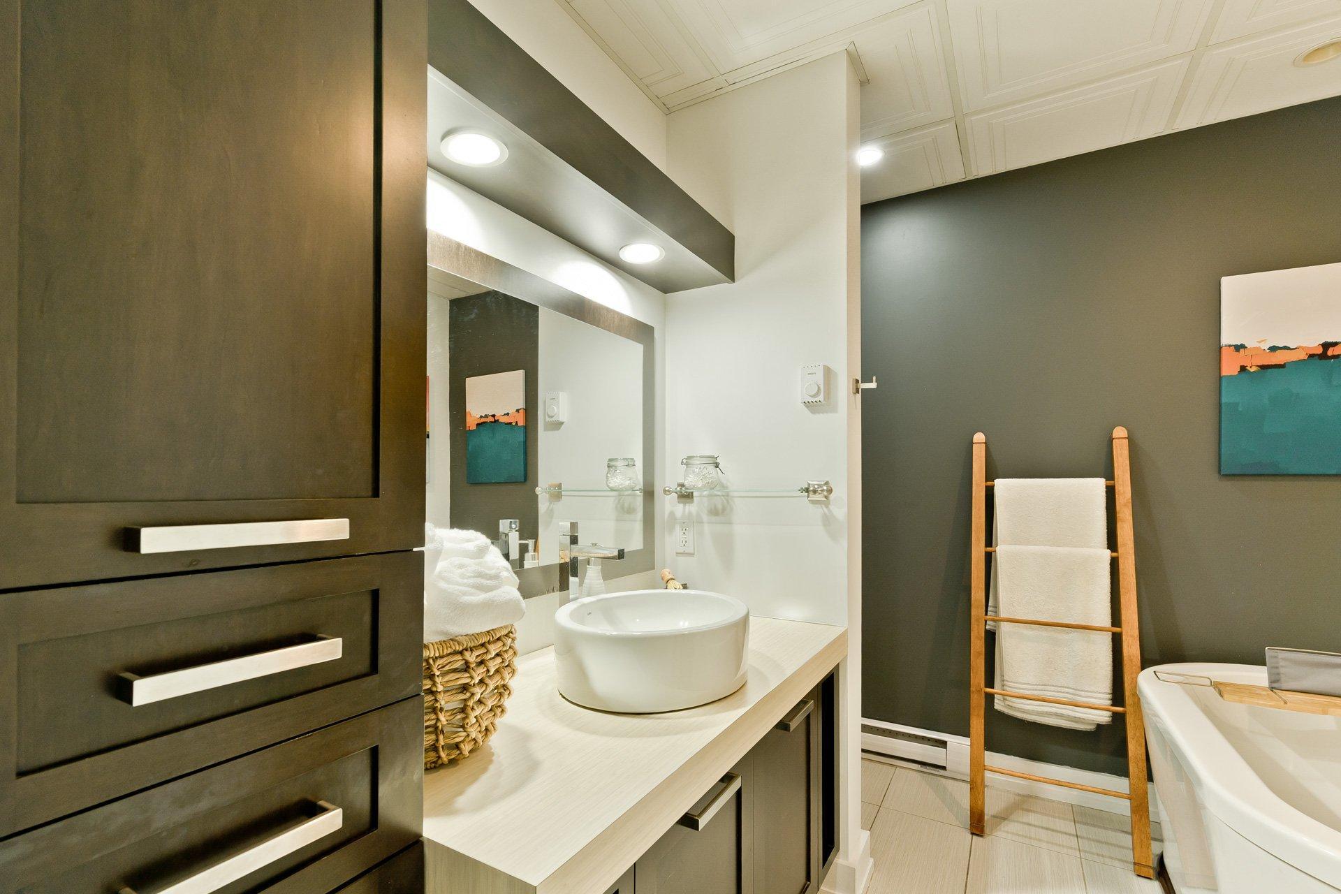 









31


Rue King O.

, 402,
Sherbrooke (Les Nations),




QC
J1H1N5

