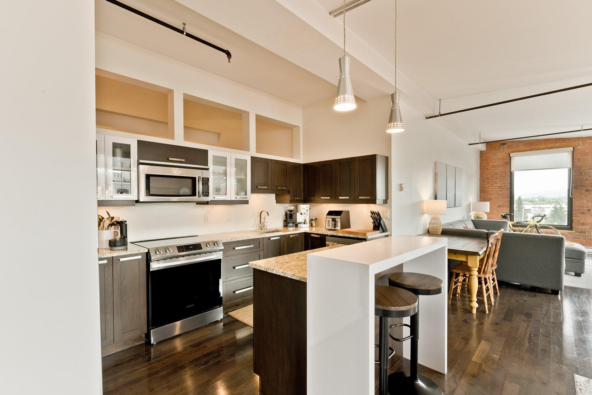 









31


Rue King O.

, 402,
Sherbrooke (Les Nations),




QC
J1H1N5

