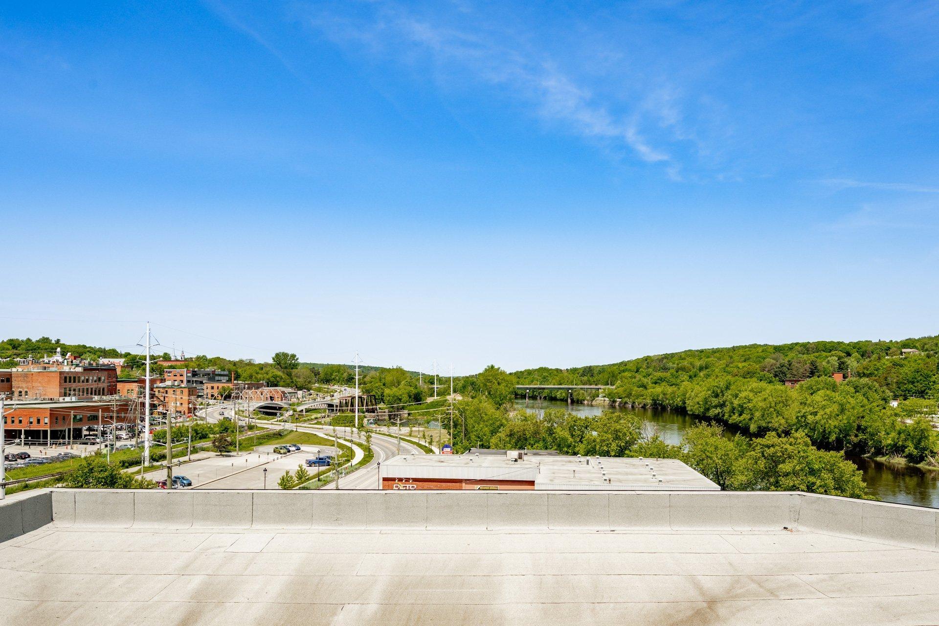 









31


Rue King O.

, 402,
Sherbrooke (Les Nations),




QC
J1H1N5

