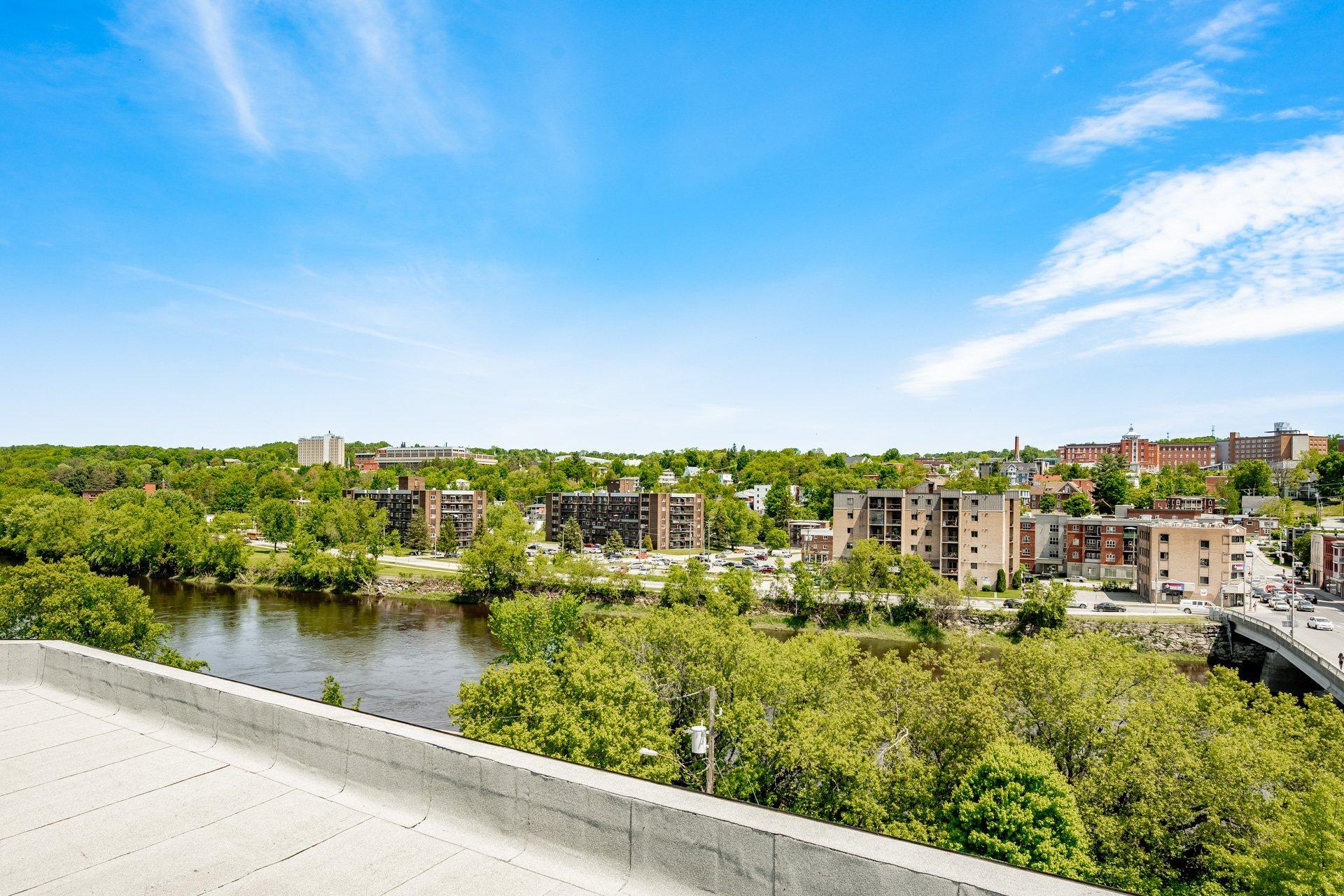 









31


Rue King O.

, 402,
Sherbrooke (Les Nations),




QC
J1H1N5

