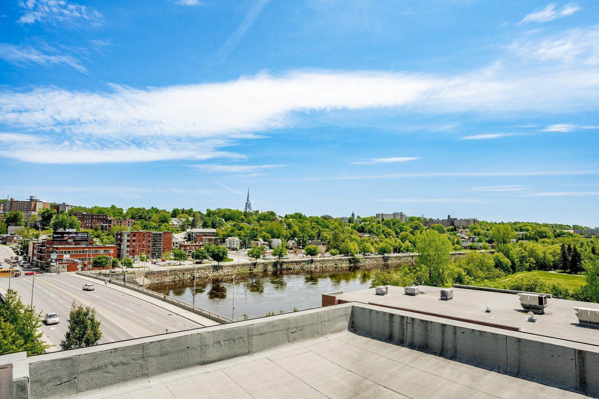 









31


Rue King O.

, 402,
Sherbrooke (Les Nations),




QC
J1H1N5

