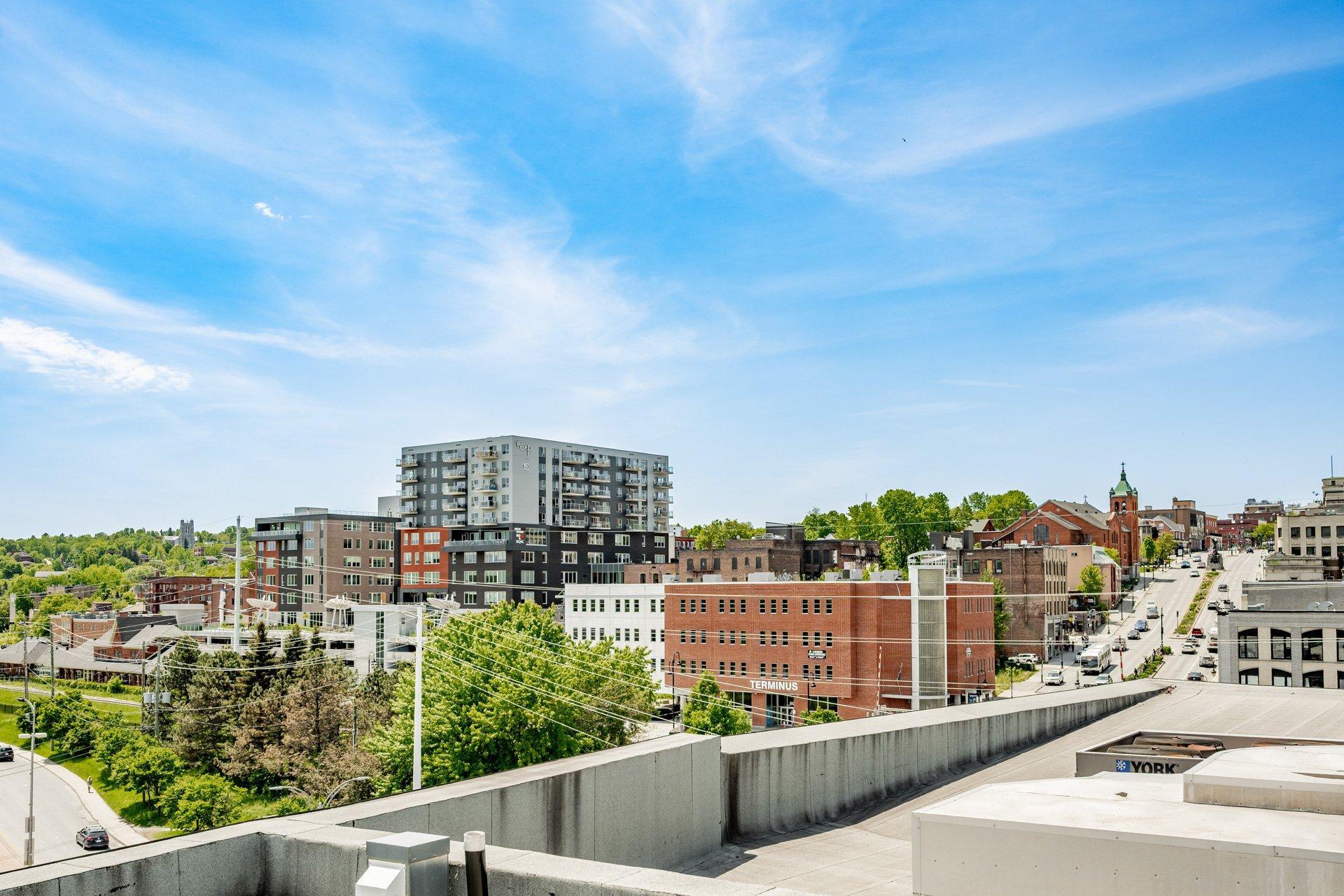 









31


Rue King O.

, 402,
Sherbrooke (Les Nations),




QC
J1H1N5

