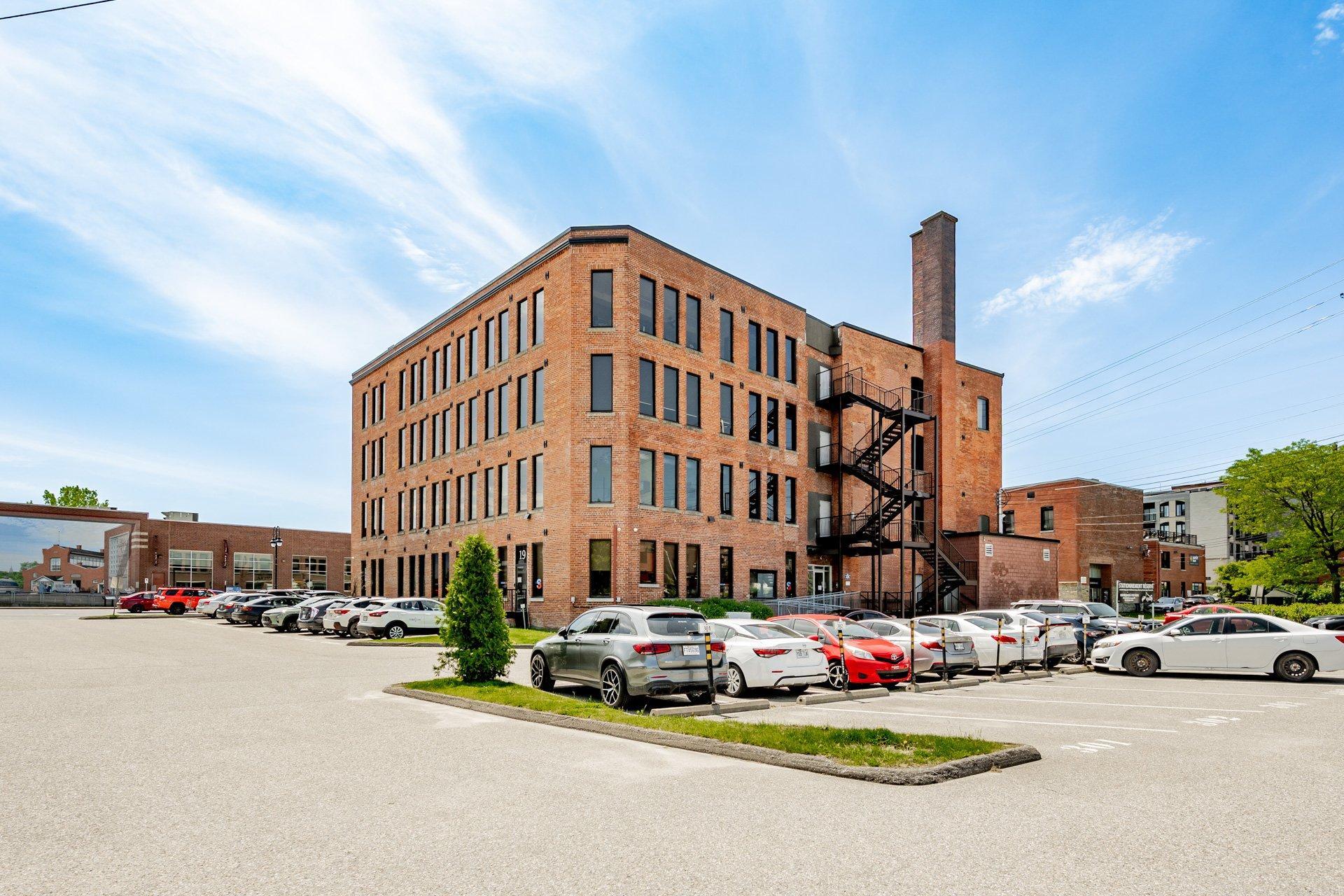 









31


Rue King O.

, 402,
Sherbrooke (Les Nations),




QC
J1H1N5

