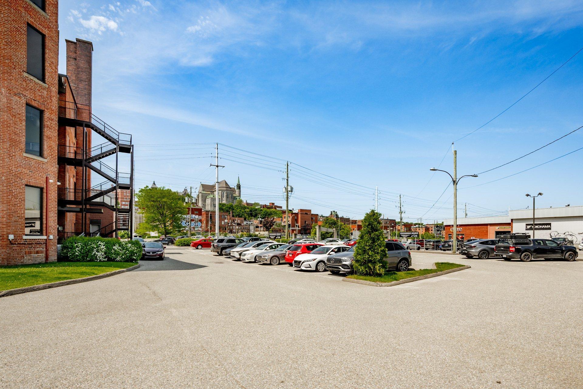 









31


Rue King O.

, 402,
Sherbrooke (Les Nations),




QC
J1H1N5

