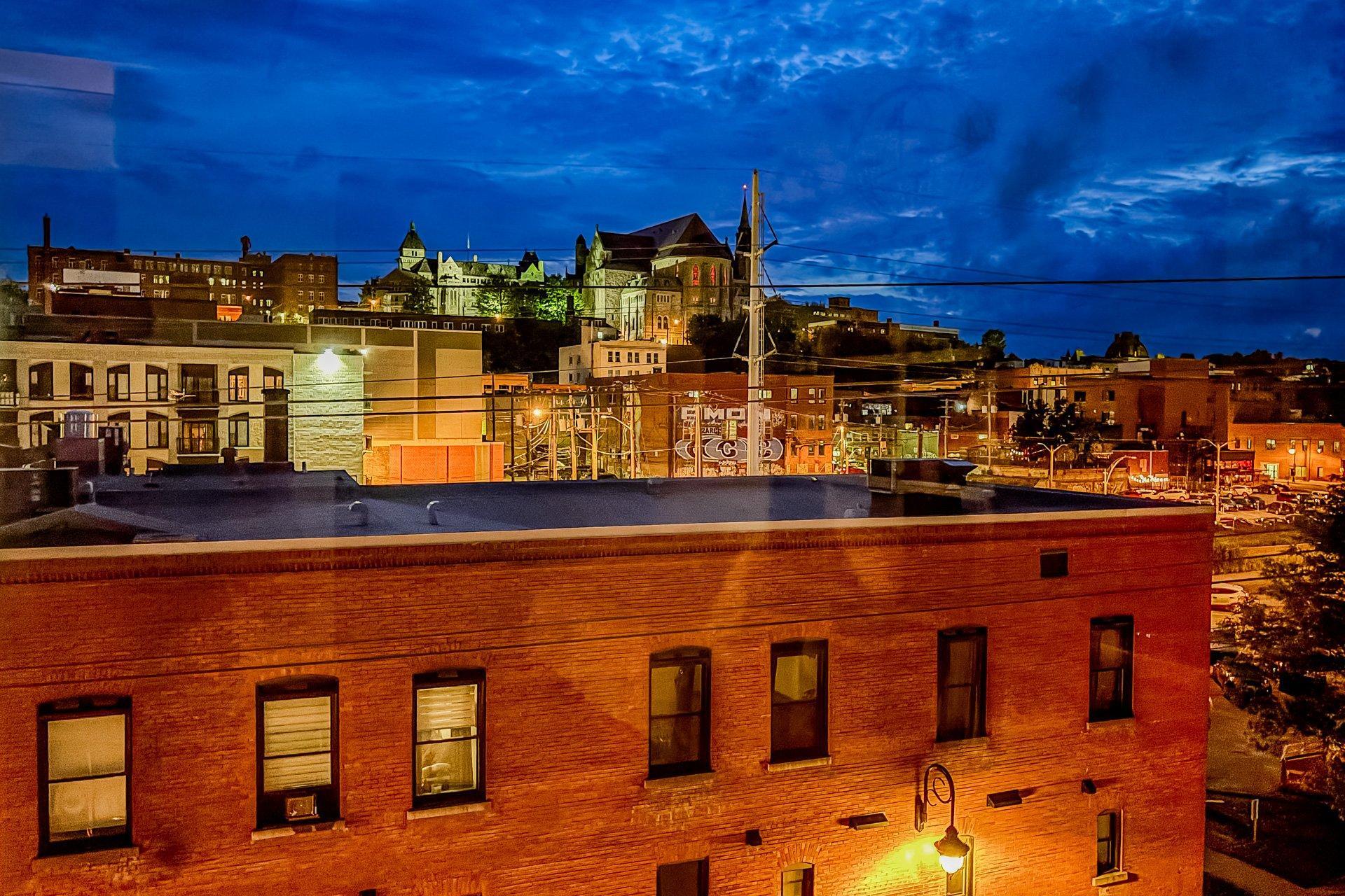 









31


Rue King O.

, 402,
Sherbrooke (Les Nations),




QC
J1H1N5

