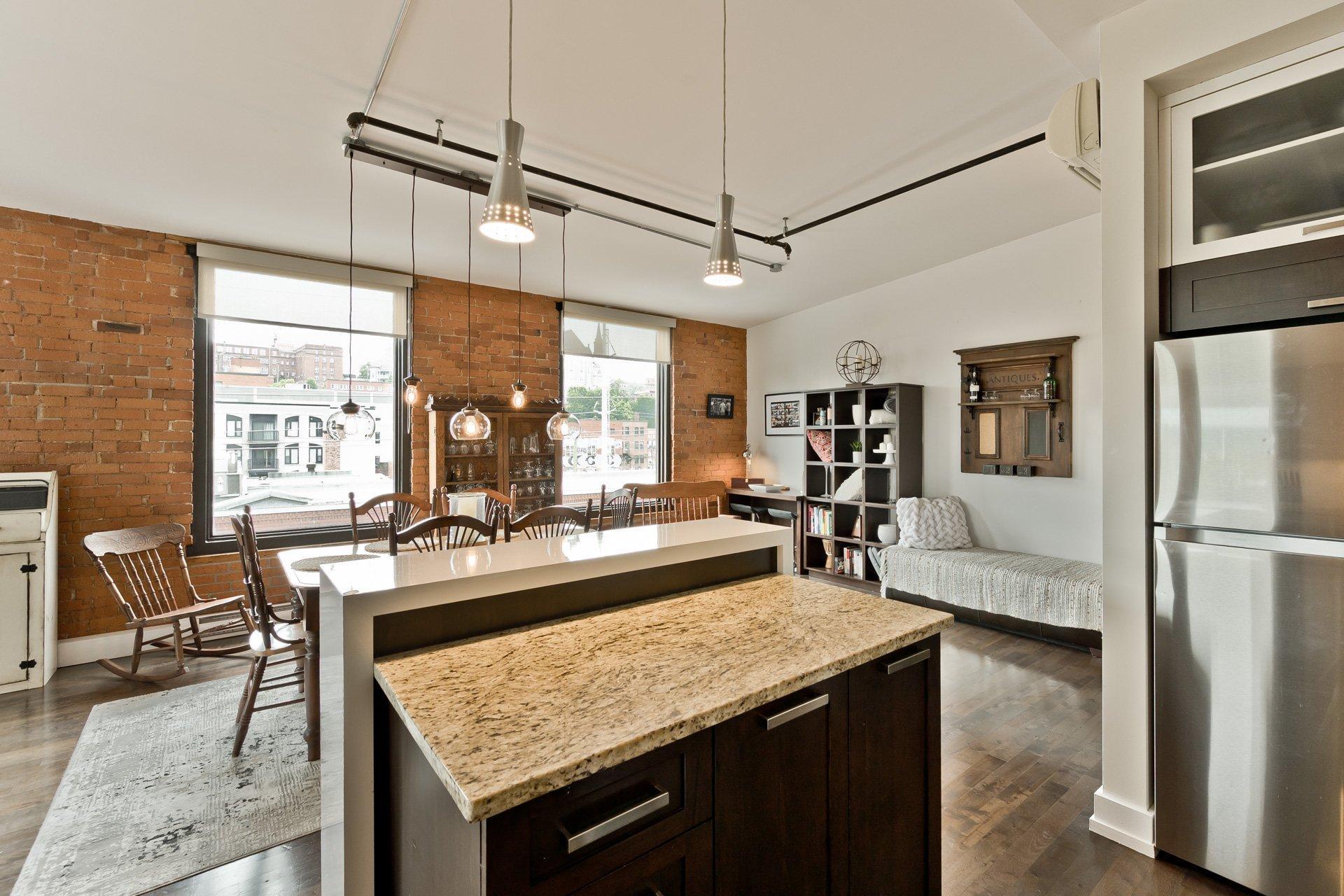 









31


Rue King O.

, 402,
Sherbrooke (Les Nations),




QC
J1H1N5

