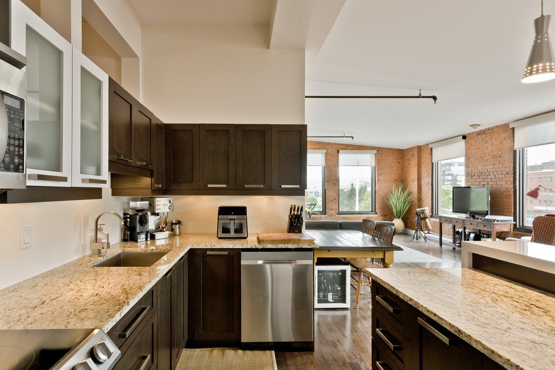 









31


Rue King O.

, 402,
Sherbrooke (Les Nations),




QC
J1H1N5

