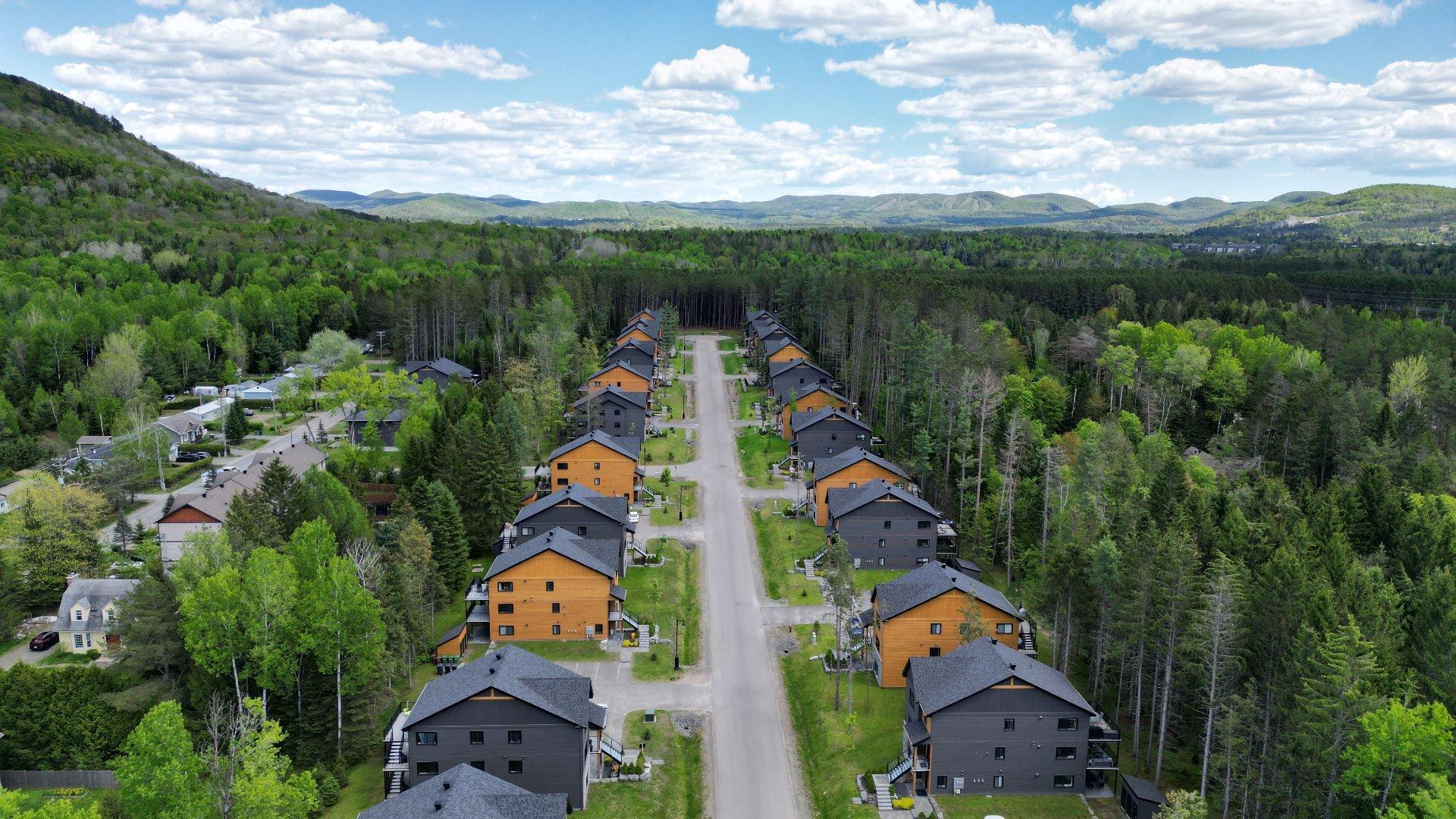 









526


Rue Charlie-Forbell

,
Mont-Tremblant,




QC
J8E0N6

