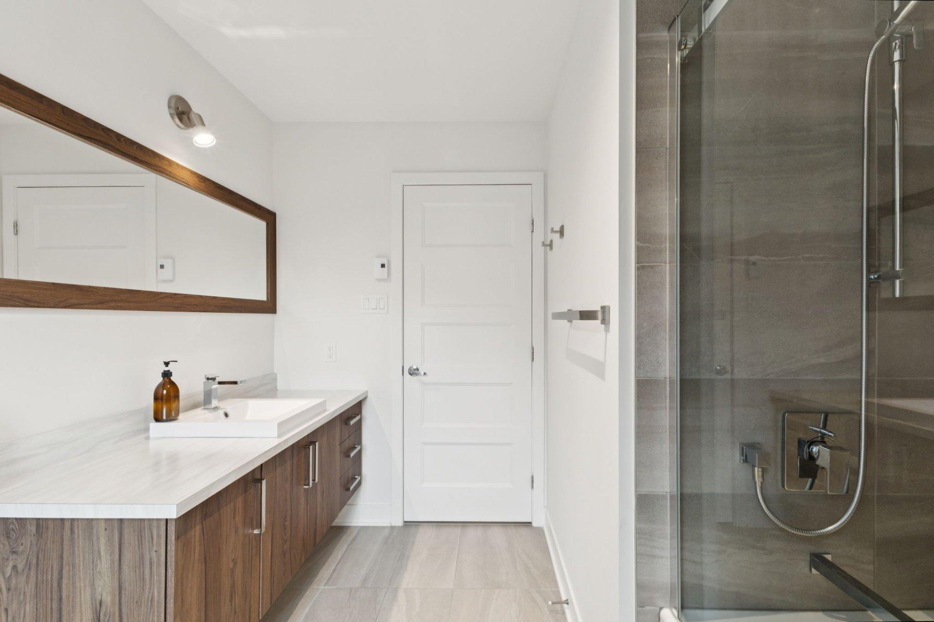 









526


Rue Charlie-Forbell

,
Mont-Tremblant,




QC
J8E0N6

