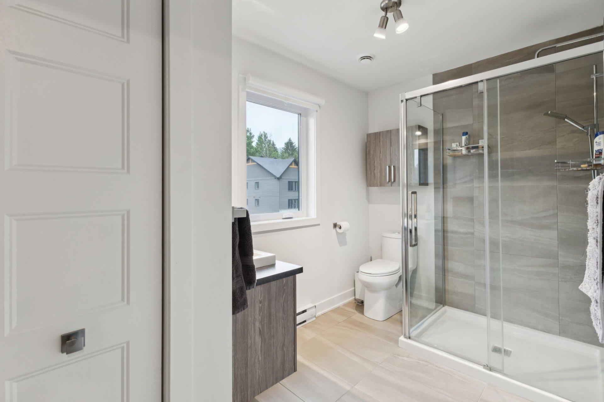 









526


Rue Charlie-Forbell

,
Mont-Tremblant,




QC
J8E0N6


