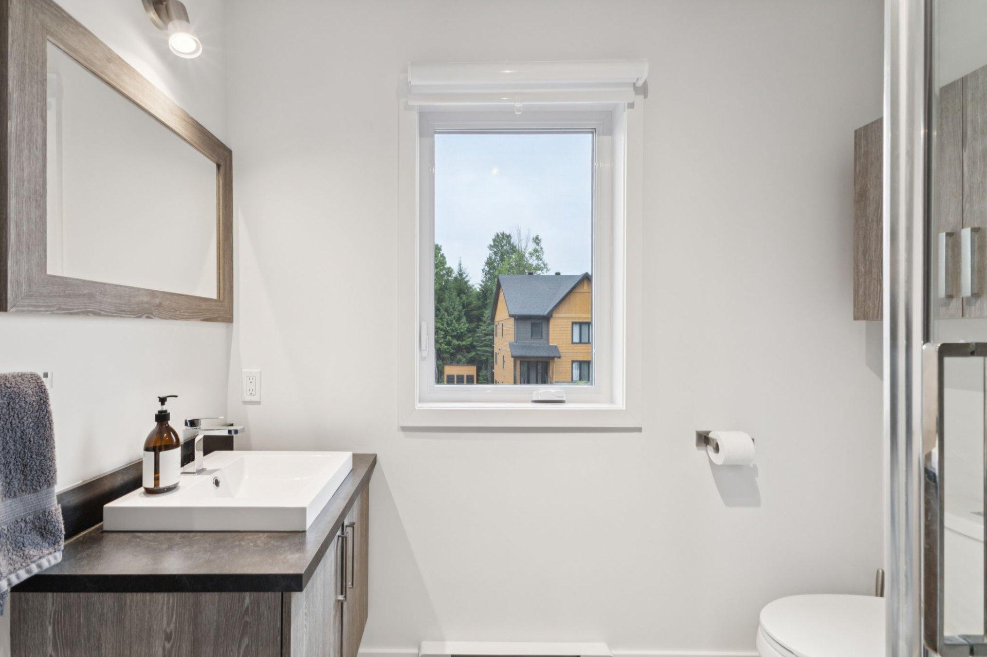 









526


Rue Charlie-Forbell

,
Mont-Tremblant,




QC
J8E0N6

