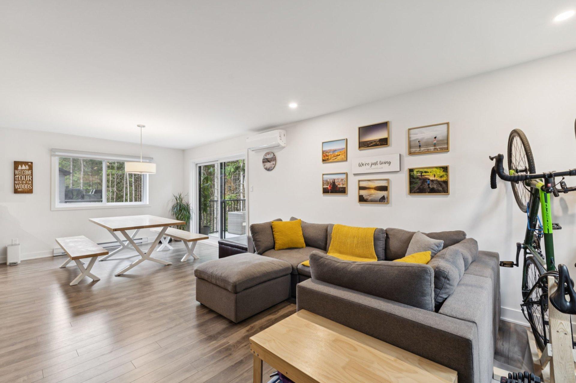









526


Rue Charlie-Forbell

,
Mont-Tremblant,




QC
J8E0N6

