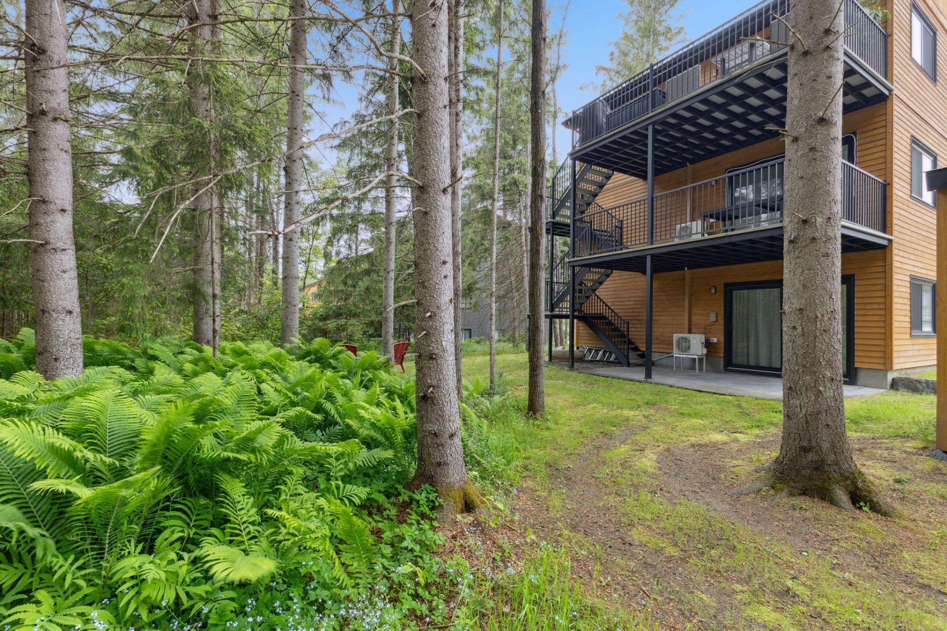 









526


Rue Charlie-Forbell

,
Mont-Tremblant,




QC
J8E0N6

