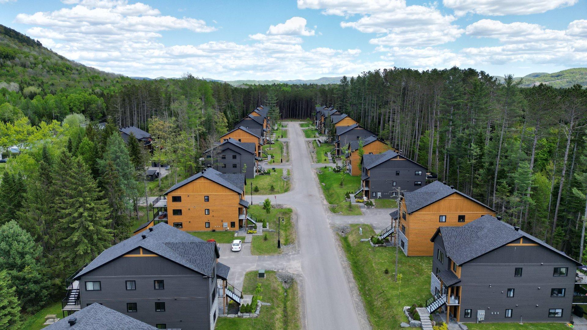 









526


Rue Charlie-Forbell

,
Mont-Tremblant,




QC
J8E0N6

