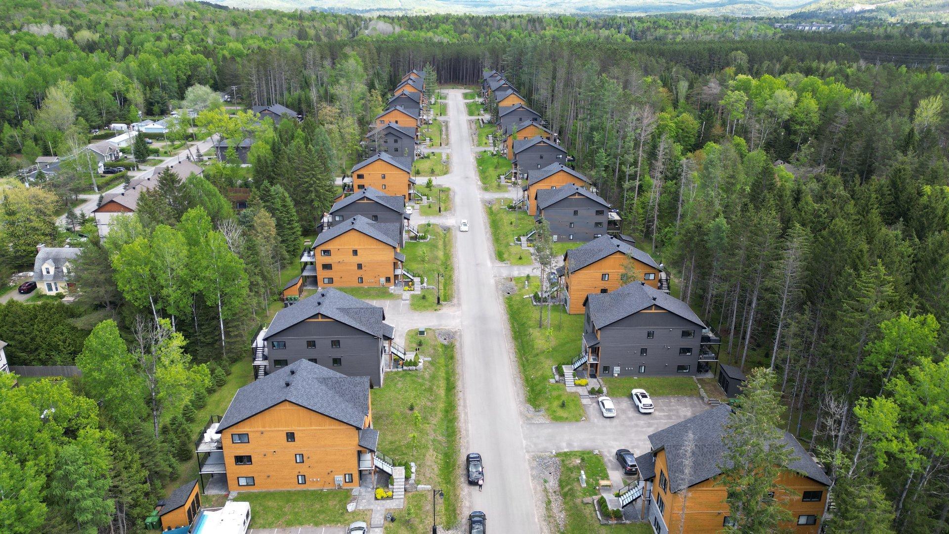 









526


Rue Charlie-Forbell

,
Mont-Tremblant,




QC
J8E0N6

