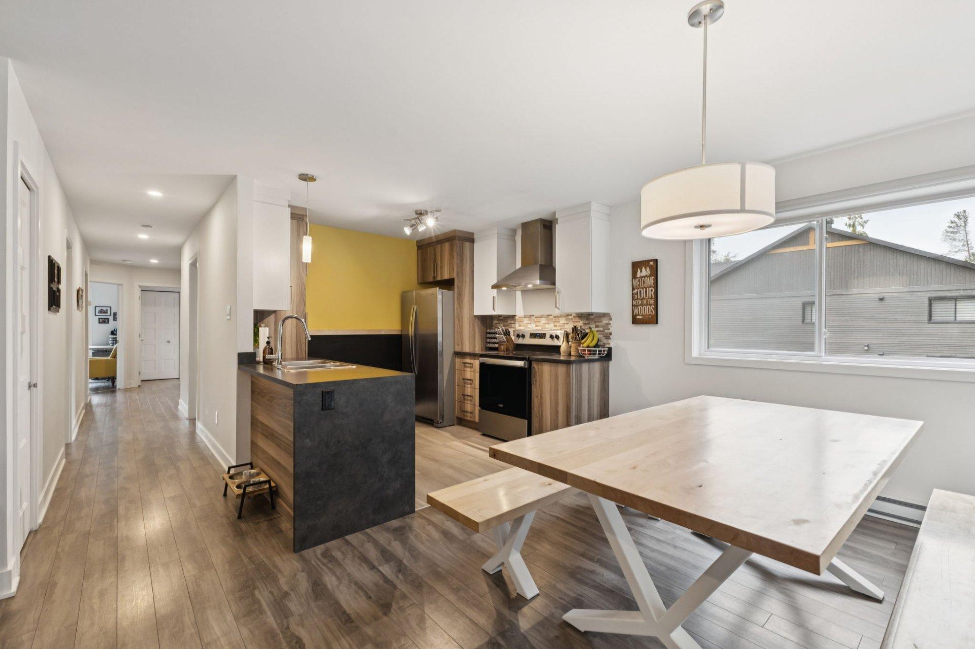 









526


Rue Charlie-Forbell

,
Mont-Tremblant,




QC
J8E0N6

