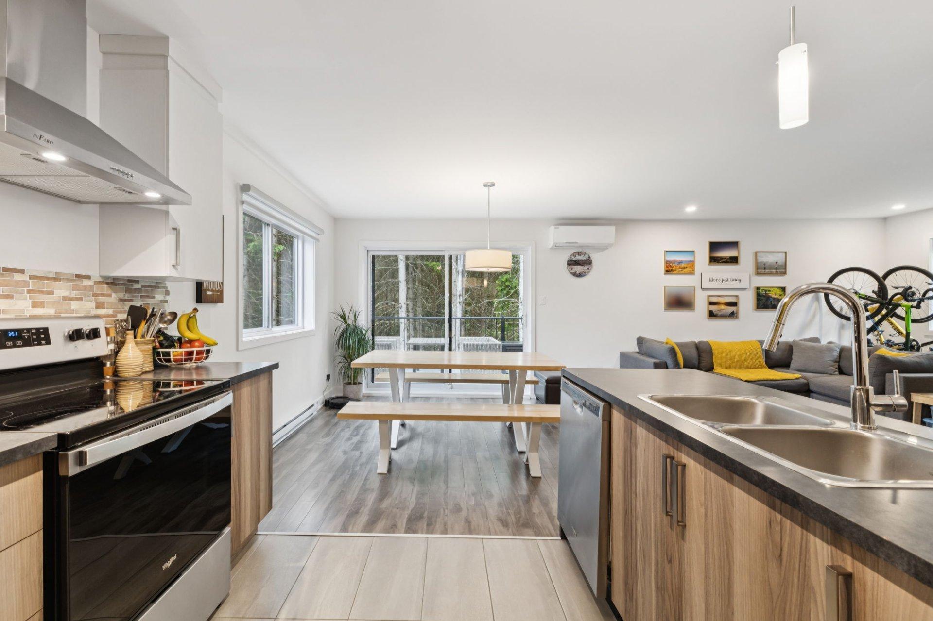 









526


Rue Charlie-Forbell

,
Mont-Tremblant,




QC
J8E0N6


