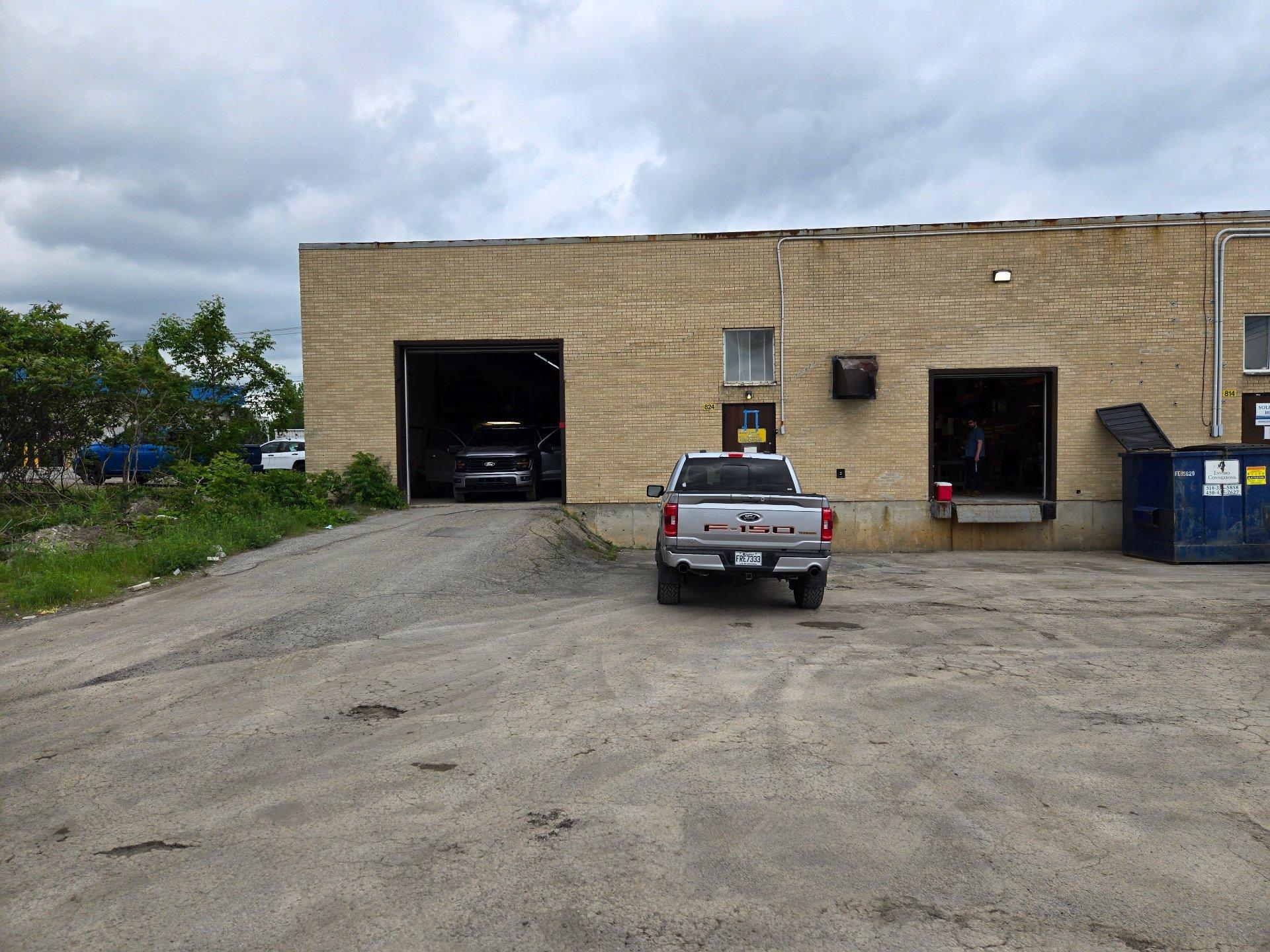 









824


Boul. du Curé-Boivin

,
Boisbriand,




QC
J7G2A7

