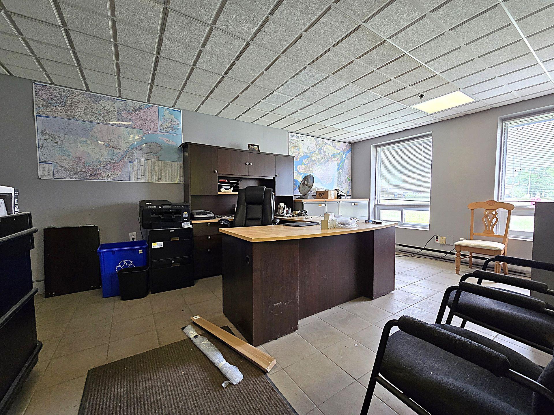 









824


Boul. du Curé-Boivin

,
Boisbriand,




QC
J7G2A7

