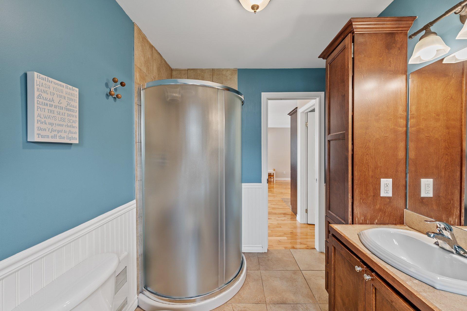 









1098Z

 - 1098AZ


Rue des Huards

,
Sainte-Agathe-des-Monts,




QC
J8C0G9


