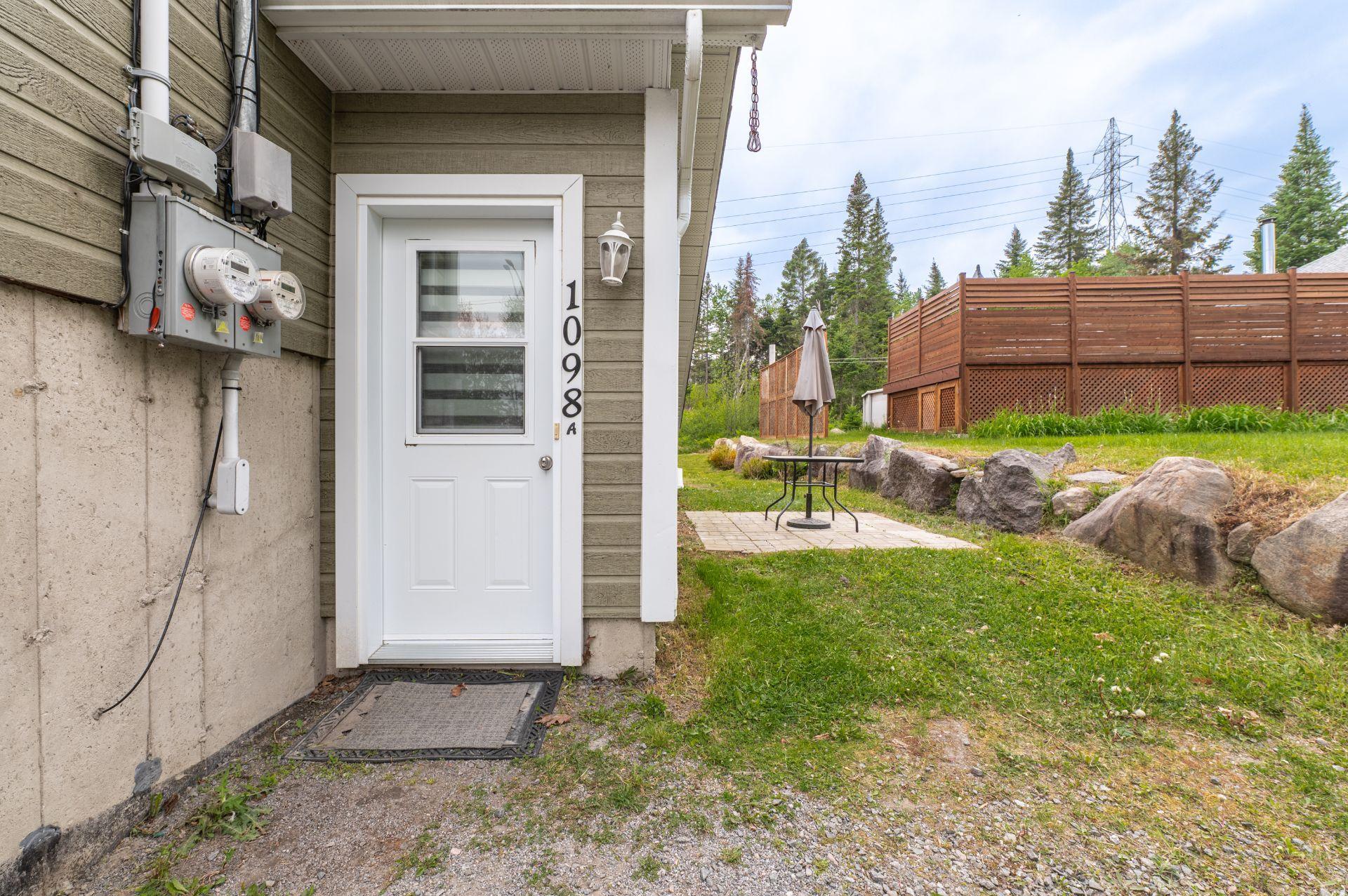 









1098Z

 - 1098AZ


Rue des Huards

,
Sainte-Agathe-des-Monts,




QC
J8C0G9

