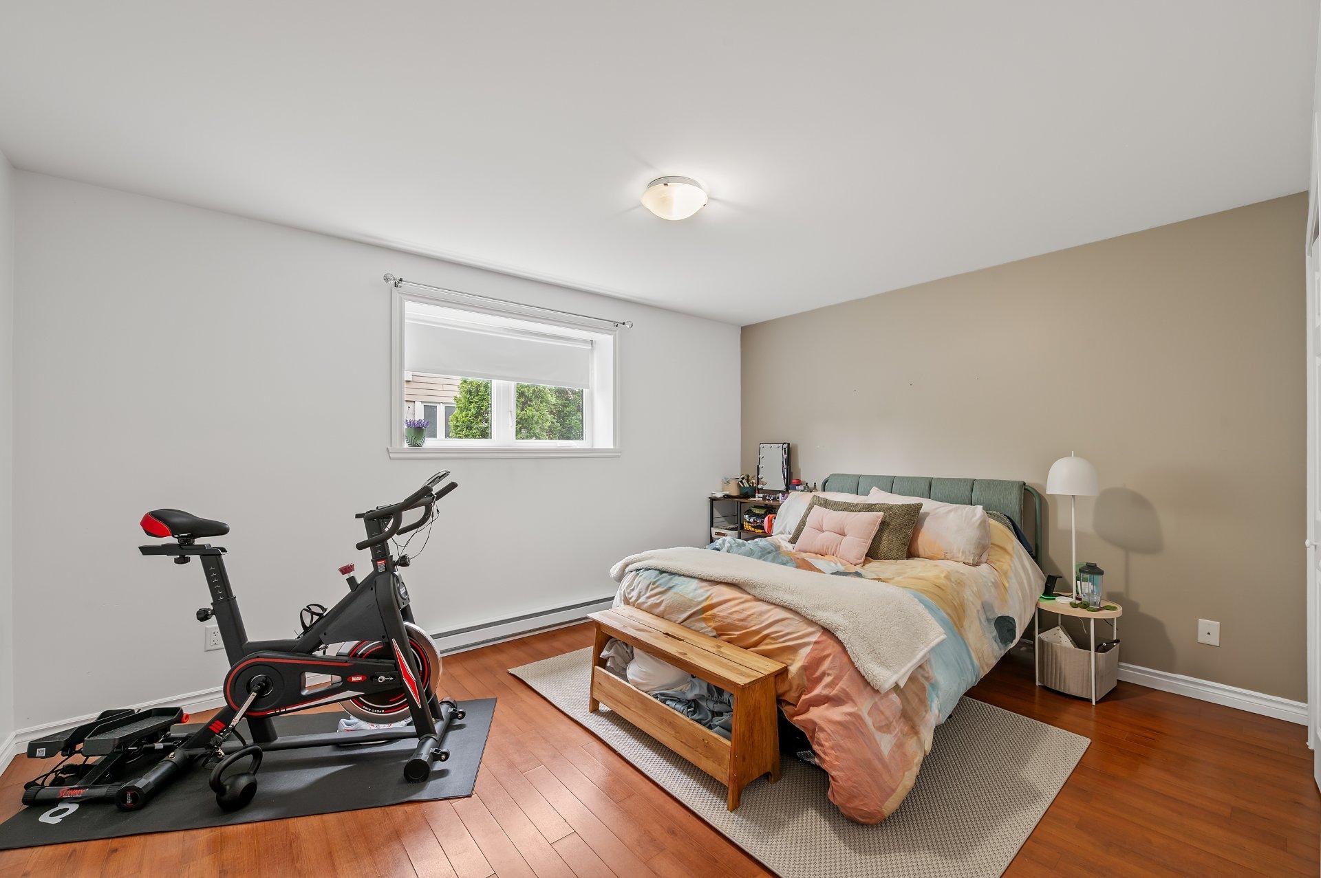 









1098Z

 - 1098AZ


Rue des Huards

,
Sainte-Agathe-des-Monts,




QC
J8C0G9

