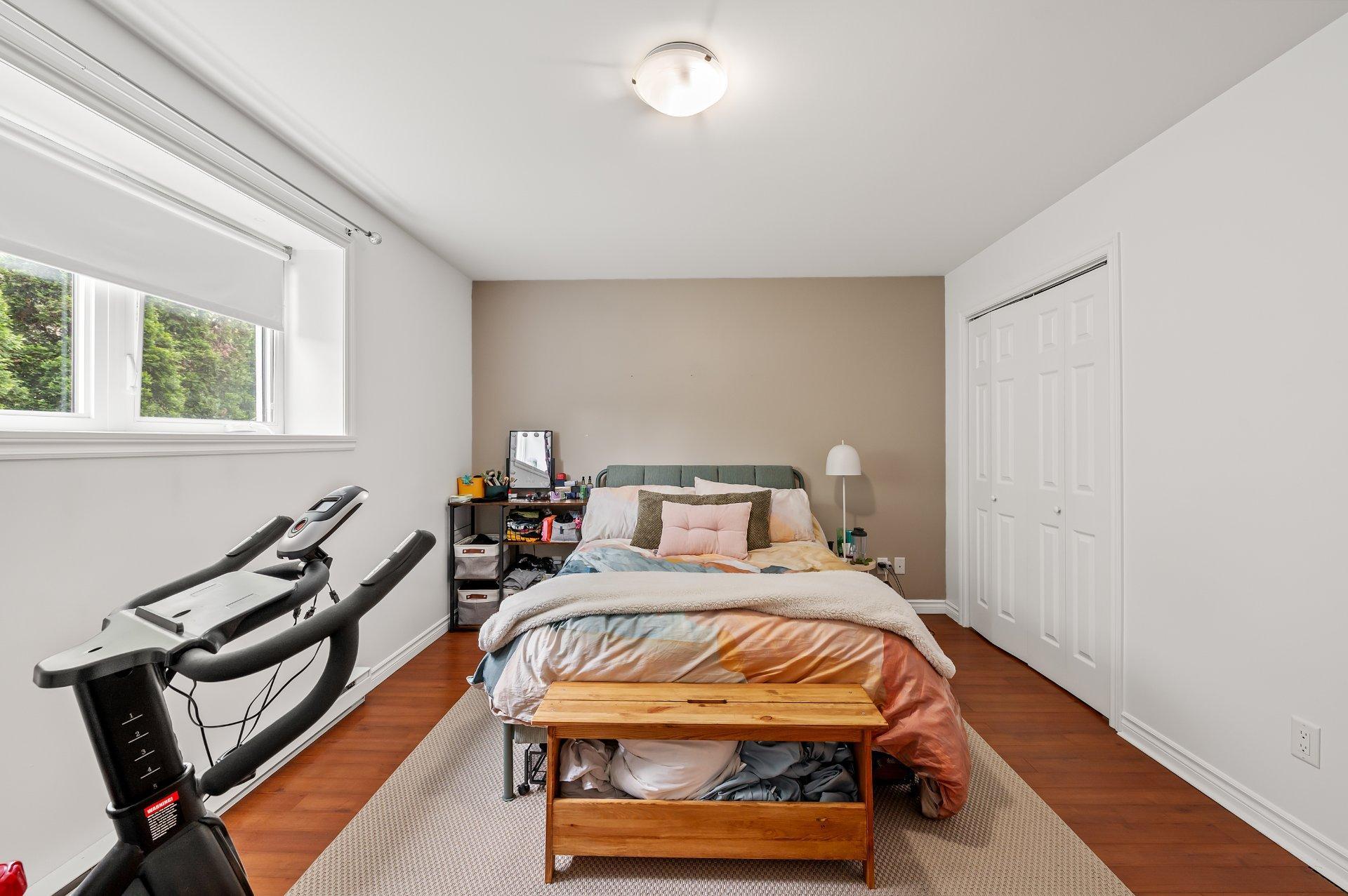 









1098Z

 - 1098AZ


Rue des Huards

,
Sainte-Agathe-des-Monts,




QC
J8C0G9

