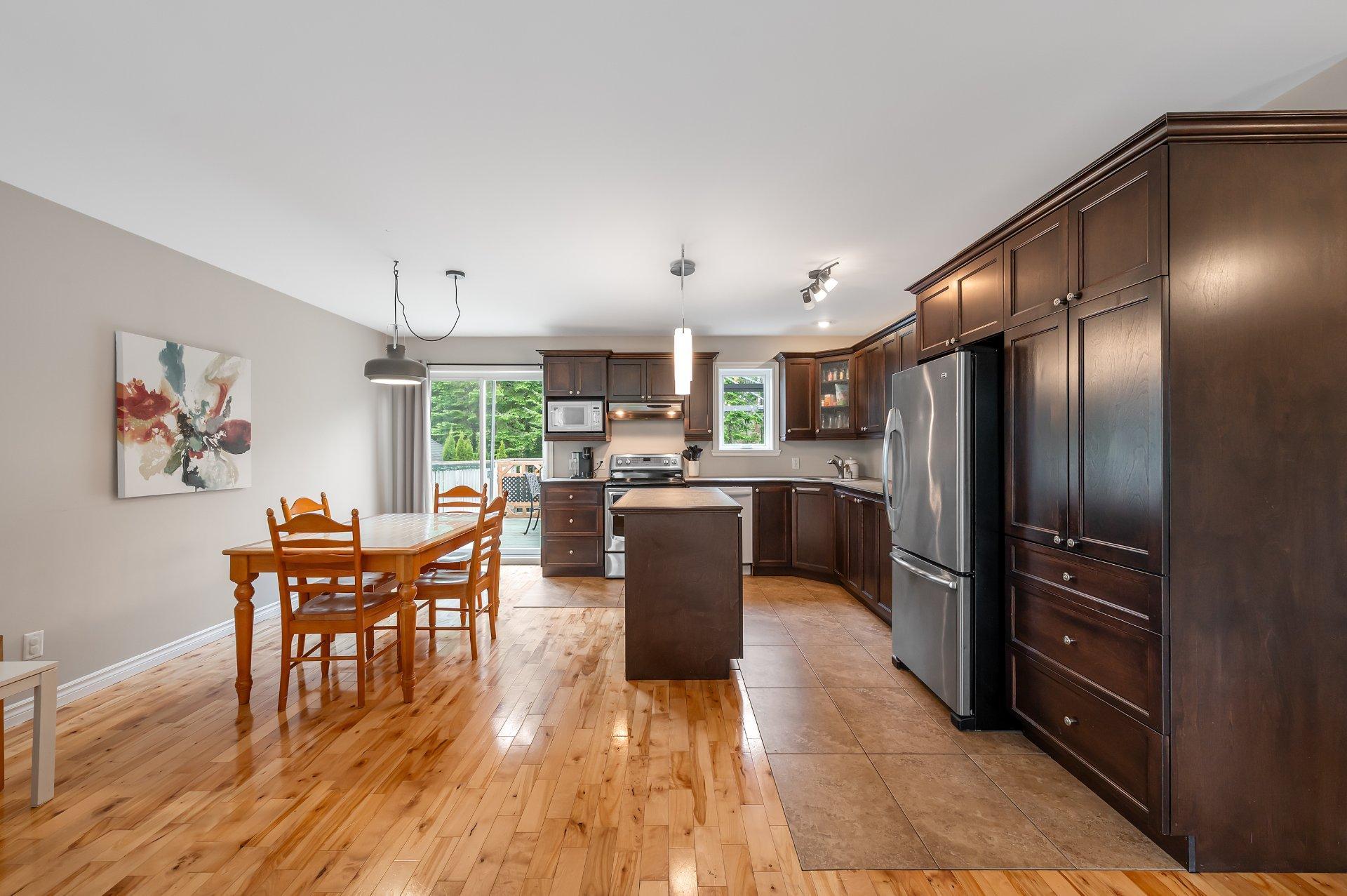 









1098Z

 - 1098AZ


Rue des Huards

,
Sainte-Agathe-des-Monts,




QC
J8C0G9

