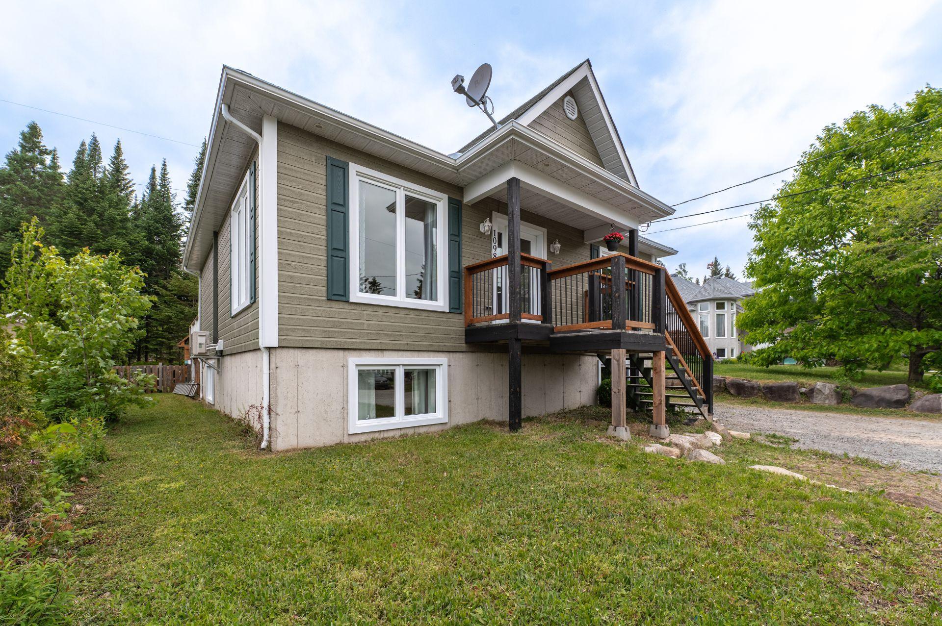 









1098Z

 - 1098AZ


Rue des Huards

,
Sainte-Agathe-des-Monts,




QC
J8C0G9

