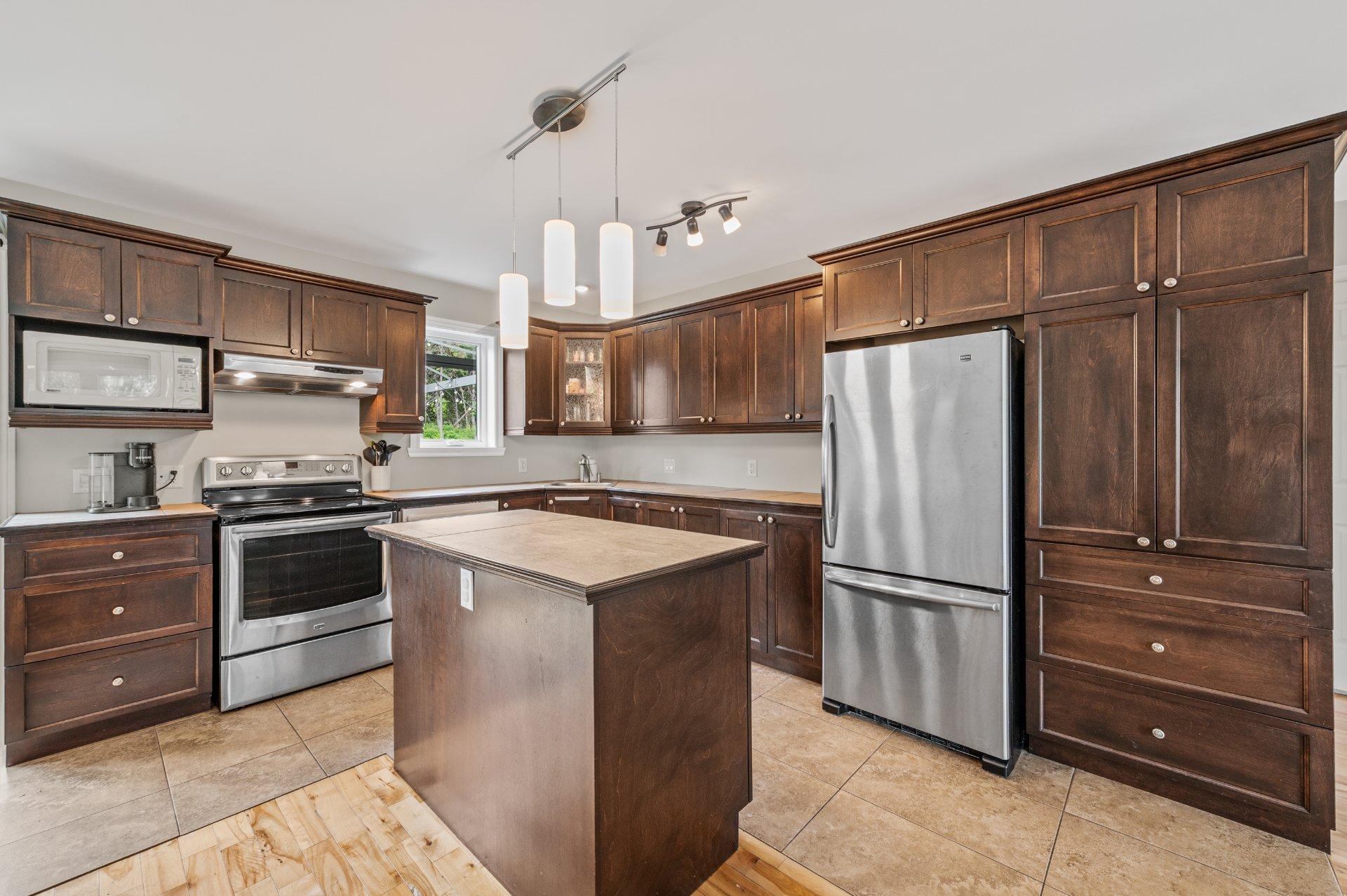 









1098Z

 - 1098AZ


Rue des Huards

,
Sainte-Agathe-des-Monts,




QC
J8C0G9

